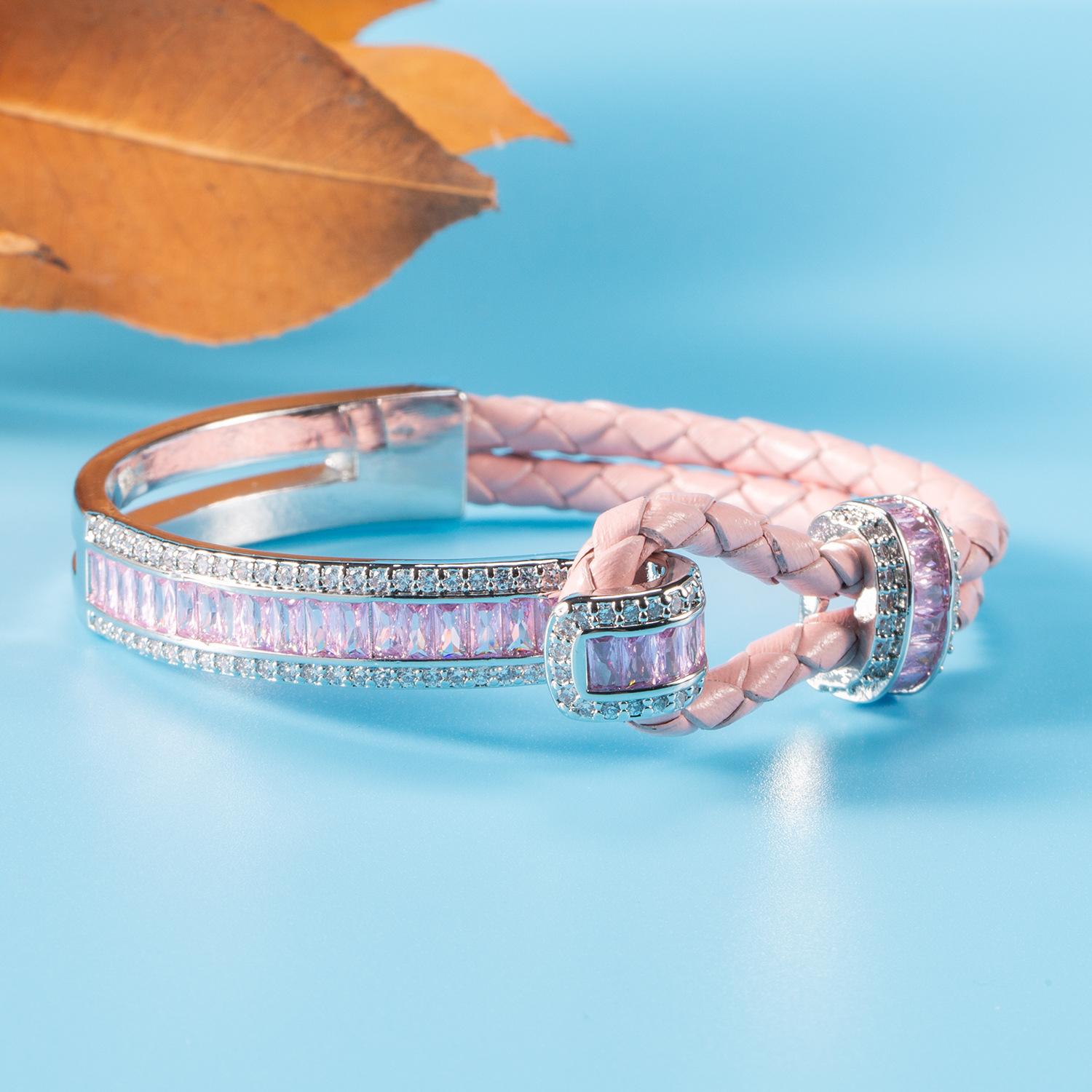 2026 Fashion Light Luxury Diamond-encrusted Horseshoe Buckle Bracelet High-end Zircon Woven Hand Rope Versatile Niche Temperament Bracelet 18CM
2026 Fashion Light Luxury Diamond-encrusted Horseshoe Buckle Bracelet High-end Zircon Woven Hand Rope Versatile Niche Temperament Bracelet 18CM