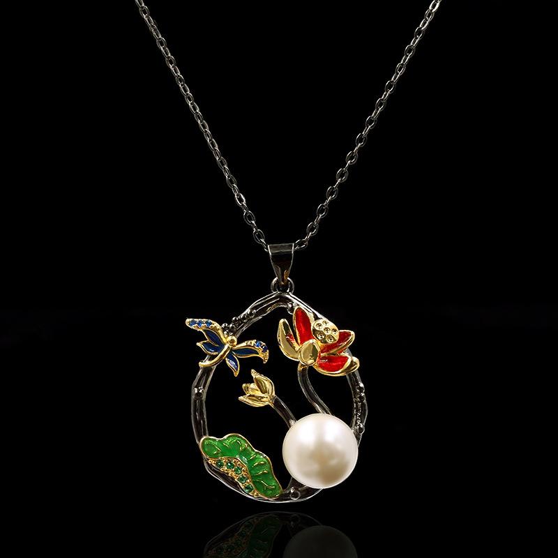 Peony Tree Vine Natural Stone Lizard Black Gold Double Color Enamel Necklace Christmas Gift
Peony Tree Vine Natural Stone Lizard Black Gold Double Color Enamel Necklace Christmas Gift