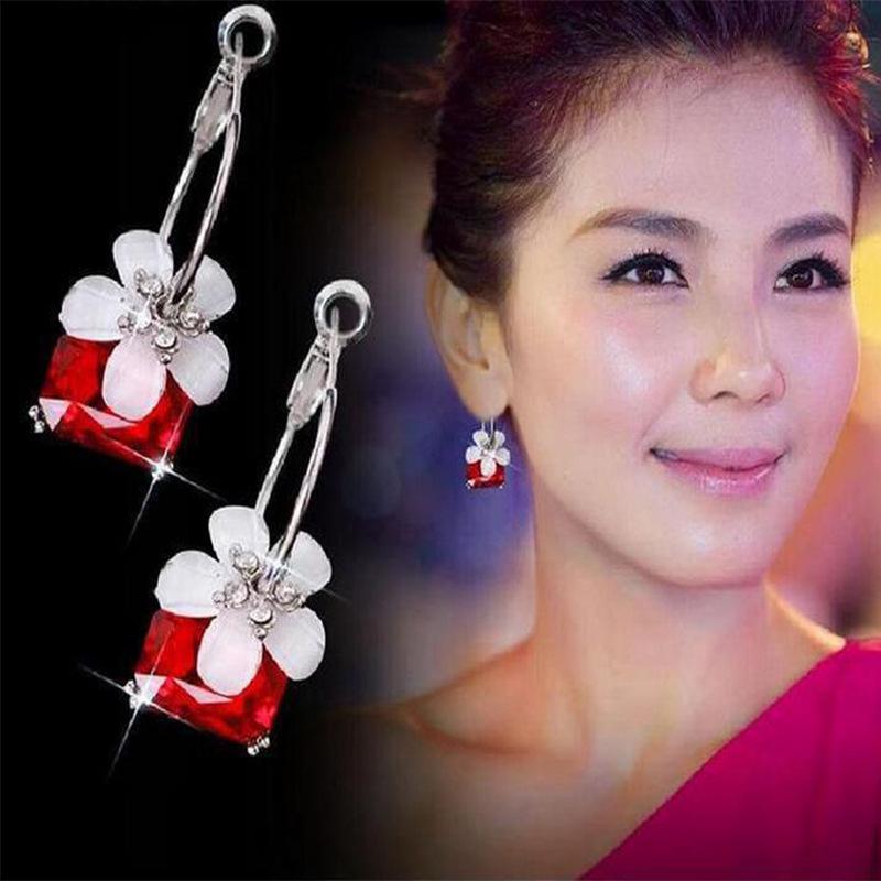 Супер Милые Серьги в Корейском Стиле с Цветочным Дизайном - Трендовые и Универсальные для Студенток и Женщин
Супер Милые Серьги в Корейском Стиле с Цветочным Дизайном - Трендовые и Универсальные для Студенток и Женщин