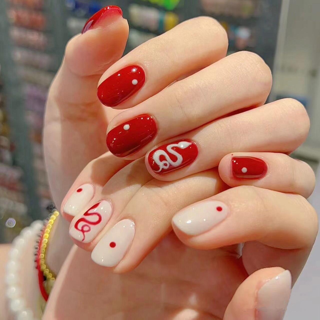 2025 Year of the Snake Red Press-On Nail Stickers: Short, Removable Festive Art for New Year
2025 Year of the Snake Red Press-On Nail Stickers: Short, Removable Festive Art for New Year