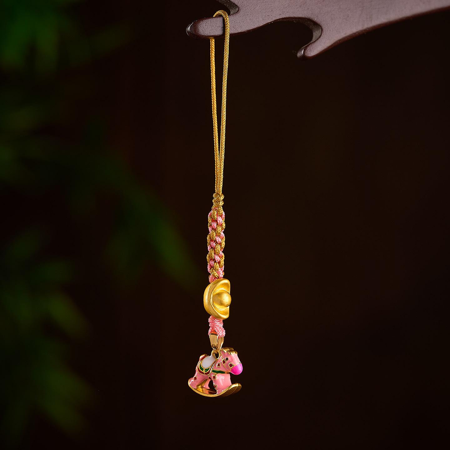 Golden Horse Phone Lanyard: Quick Prosperity Horse-Themed Safety Charm for Bags, Temple Souvenirs, and Yearly Good Luck.
Golden Horse Phone Lanyard: Quick Prosperity Horse-Themed Safety Charm for Bags, Temple Souvenirs, and Yearly Good Luck.