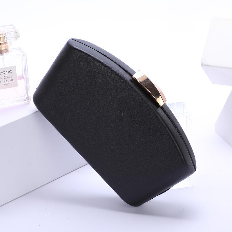Women s bags, new fashion messenger bags, women s simple foreign style, solid color fan, party bags чёрный
Women s bags, new fashion messenger bags, women s simple foreign style, solid color fan, party bags чёрный