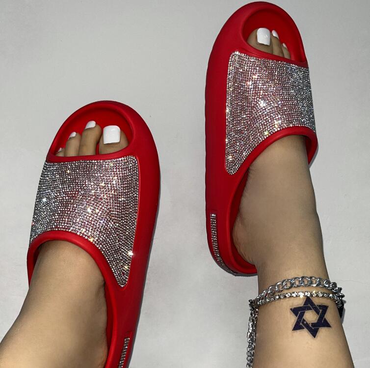 2024 women s/men new women s shoes with diamond face, thin flash thick bottom slippers sandals outdoor beach slippers 36-45
2024 women s/men new women s shoes with diamond face, thin flash thick bottom slippers sandals outdoor beach slippers 36-45