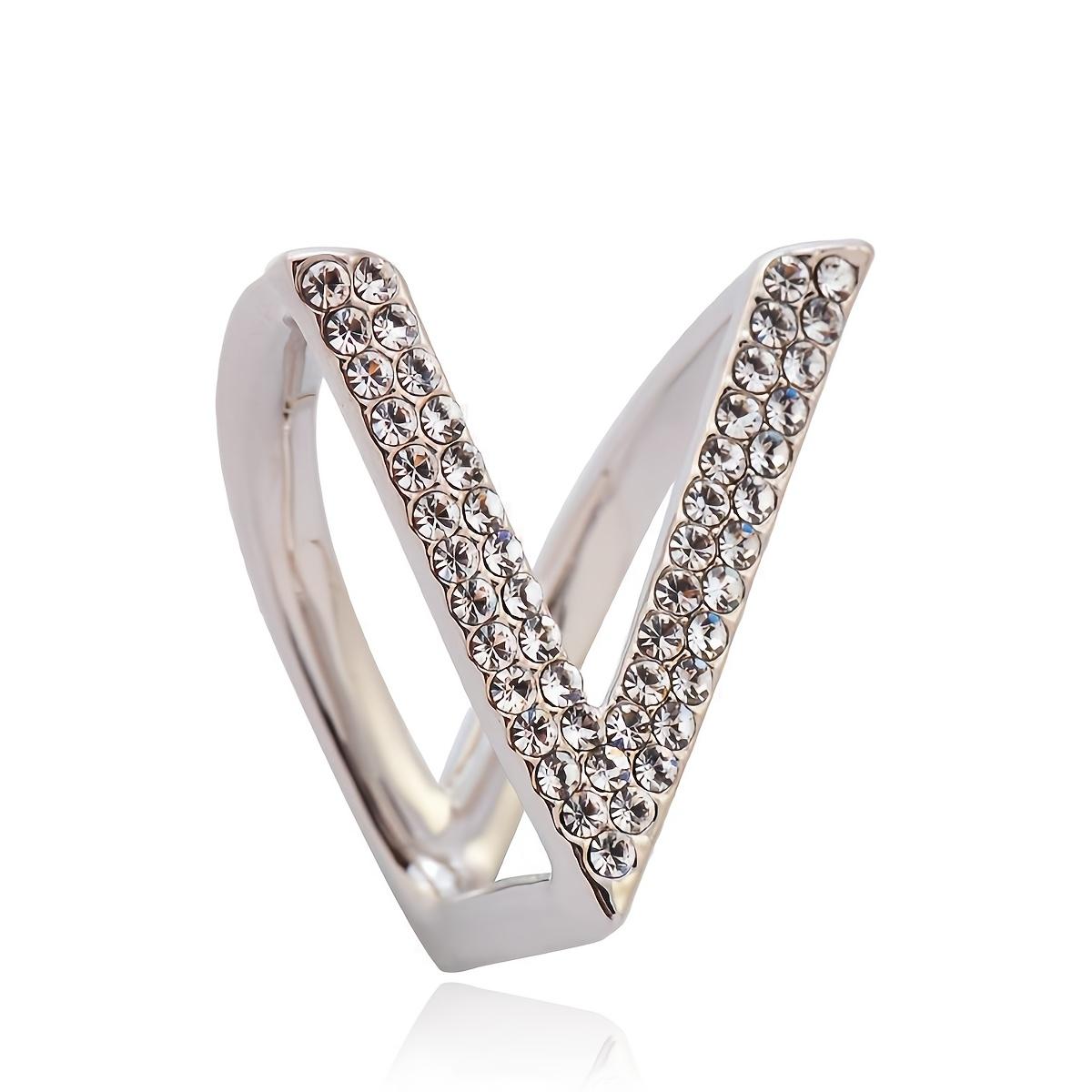 Elegant V-Shaped Scarf Clip with Sparkling Chic, Versatile Accessory for Windbreakers & Shawls, Adds a Touch of Glamour to Any Outfit
Elegant V-Shaped Scarf Clip with Sparkling Chic, Versatile Accessory for Windbreakers & Shawls, Adds a Touch of Glamour to Any Outfit