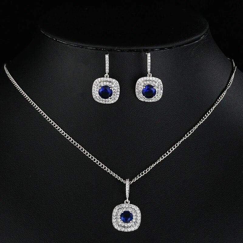 LXOEN изысканный блестящий белый цирконий модный бренд женские серьги кулон ожерелье шикарный комплект ювелирных изделий Envio Gratis
LXOEN изысканный блестящий белый цирконий модный бренд женские серьги кулон ожерелье шикарный комплект ювелирных изделий Envio Gratis