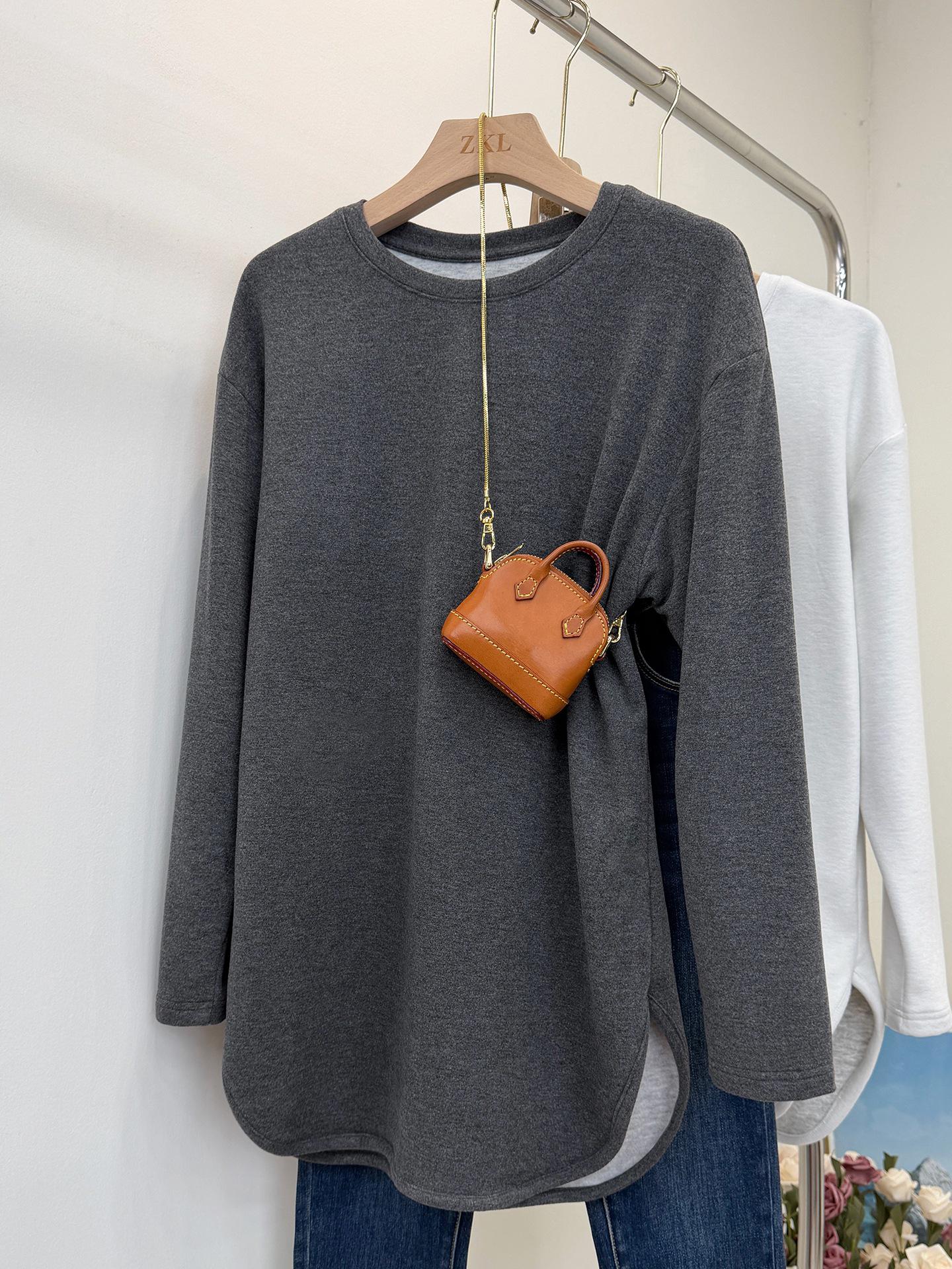 Women s extended base layer tee for autumn/winter, featuring brushed fleece for added warmth; perfect to pair with shark pants. Medium
Women s extended base layer tee for autumn/winter, featuring brushed fleece for added warmth; perfect to pair with shark pants. Medium
