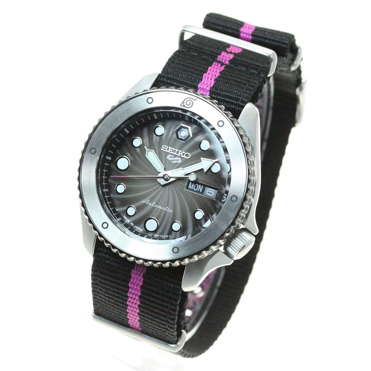 Seiko 5 Sports NARUTO BORUTO Collaboration Limited Model Bolt SBSA087 Годинник Механічний нейлоновий ремінець Зроблено в Японії та для чоловіків
Seiko 5 Sports NARUTO BORUTO Collaboration Limited Model Bolt SBSA087 Годинник Механічний нейлоновий ремінець Зроблено в Японії та для чоловіків