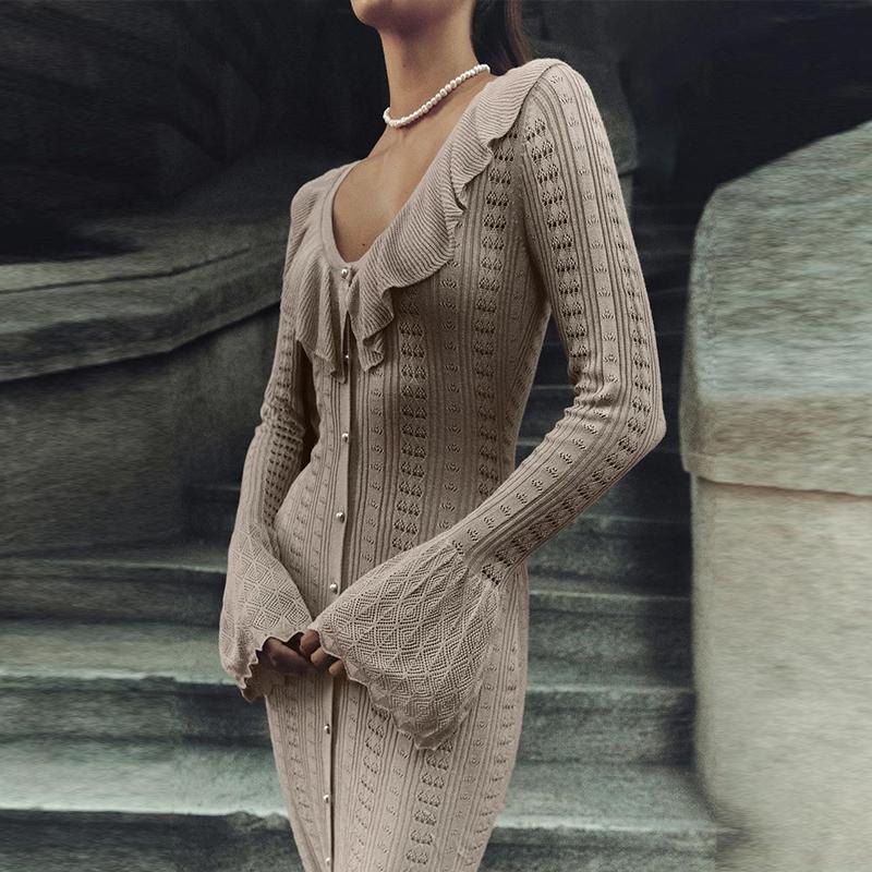 Elegant Knit Lotus Leaf Collar Long Dress Women Slim Flare Sleeve Single Breasted Hollow Out Dresses Autumn Lady Solid Robe
Elegant Knit Lotus Leaf Collar Long Dress Women Slim Flare Sleeve Single Breasted Hollow Out Dresses Autumn Lady Solid Robe
