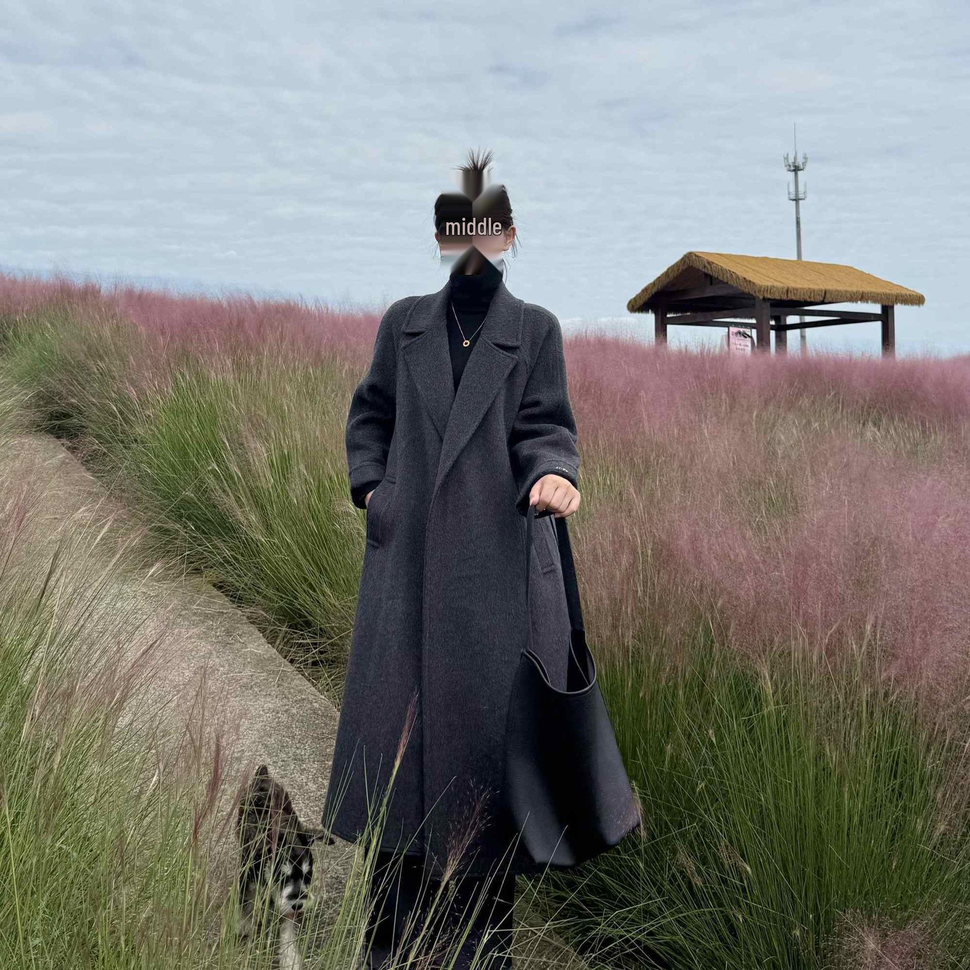 Women s Long Woolen Coat - Thickened, Loose Fit, Fashionable Autumn/Winter Lapel Style M 140-160 lbs Length 116
Women s Long Woolen Coat - Thickened, Loose Fit, Fashionable Autumn/Winter Lapel Style M 140-160 lbs Length 116