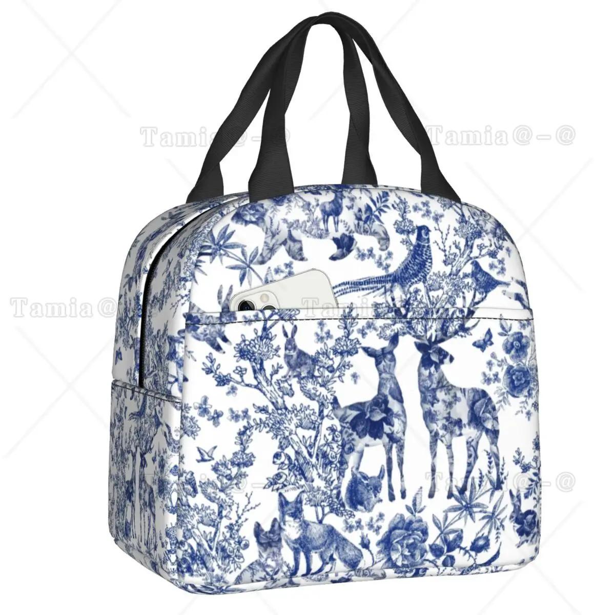 Французский узор из ткани «туаль де жуи» с темно-синим узором, термоизолированная сумка для ланча, контейнер для ланча для пикника на открытом воздухе, коробка для еды 22x20x13CM фиолетовый
Французский узор из ткани «туаль де жуи» с темно-синим узором, термоизолированная сумка для ланча, контейнер для ланча для пикника на открытом воздухе, коробка для еды 22x20x13CM фиолетовый