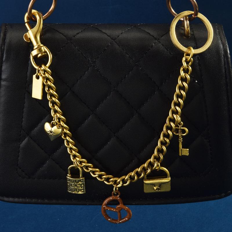 Универсальный брелок-подвеска в форме сердца для сумки, модная цепочка для подвешивания на сумку-мессенджер, аксессуары для украшения сумки, подарки для женщин
Универсальный брелок-подвеска в форме сердца для сумки, модная цепочка для подвешивания на сумку-мессенджер, аксессуары для украшения сумки, подарки для женщин