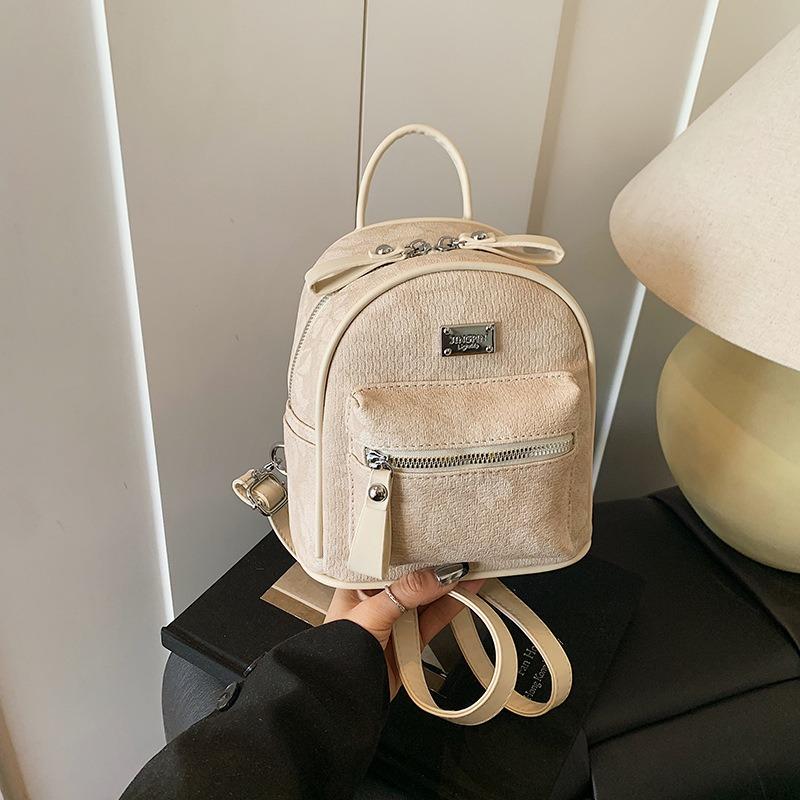 Женский рюкзак в стиле кэжуал для колледжа, новый универсальный дорожный рюкзак, летний мини-рюкзак для школы
Женский рюкзак в стиле кэжуал для колледжа, новый универсальный дорожный рюкзак, летний мини-рюкзак для школы