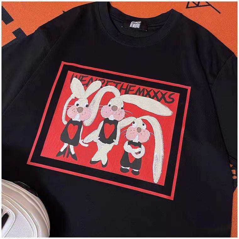 Cartoon rabbit printed short-sleeved T-shirt women s 2025 early spring and summer new fashion trend brand loose cotton inner top 3XL чорний
Cartoon rabbit printed short-sleeved T-shirt women s 2025 early spring and summer new fashion trend brand loose cotton inner top 3XL чорний