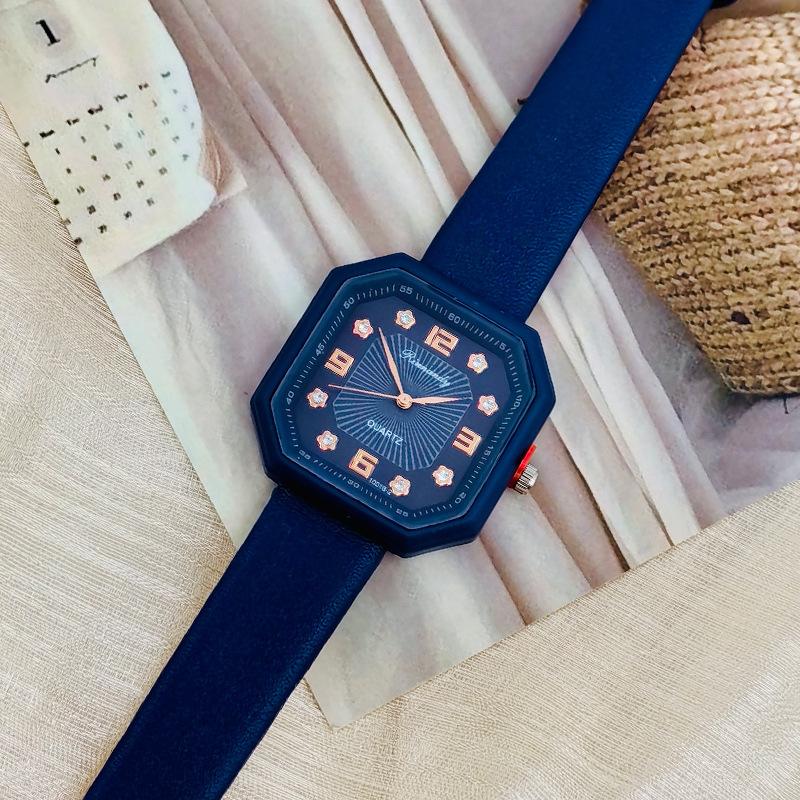JYL Women s Watch Simple Silicone Square Dial Strap Blue сепія кольору
JYL Women s Watch Simple Silicone Square Dial Strap Blue сепія кольору