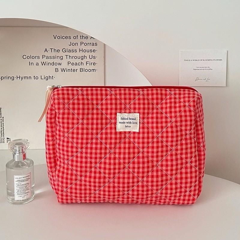 Blueberry And Raspberry Plaid Makeup Organizer Bag With Large Capacity StyleE
Blueberry And Raspberry Plaid Makeup Organizer Bag With Large Capacity StyleE