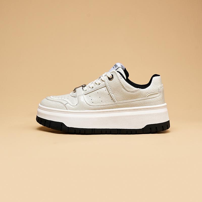 Звезда с тем же взрывным рисунком коровья кожа толстая основная пластина обувь 2025 весна новый кожаный взрыв досуг спорт белые туфли 35
Звезда с тем же взрывным рисунком коровья кожа толстая основная пластина обувь 2025 весна новый кожаный взрыв досуг спорт белые туфли 35