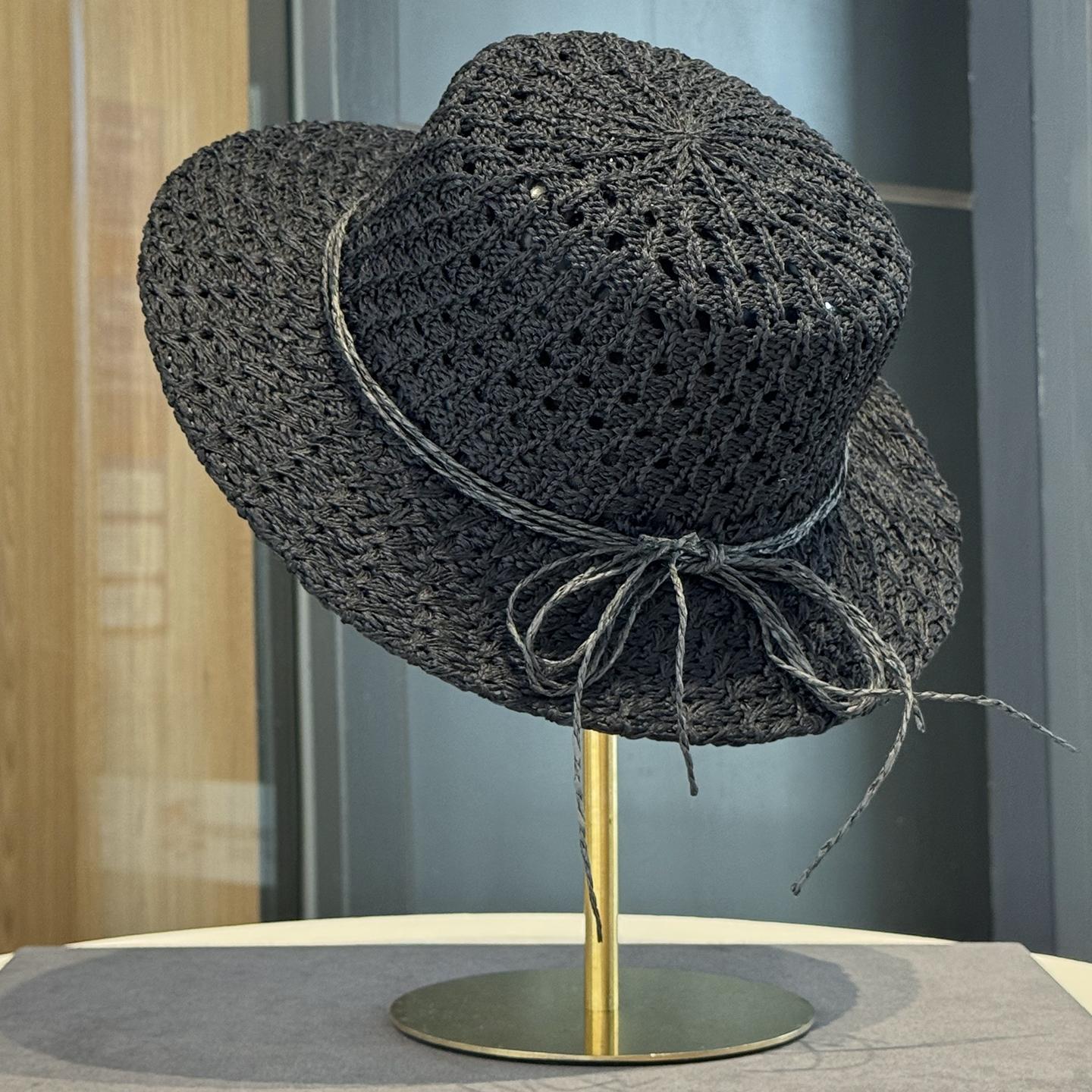 Children s Hollow Woven Bow Flat Top Hat Summer Outdoor Sun Hat Beach Vacation Style Kids Hat for Protection Adult 56-58cm чорний
Children s Hollow Woven Bow Flat Top Hat Summer Outdoor Sun Hat Beach Vacation Style Kids Hat for Protection Adult 56-58cm чорний