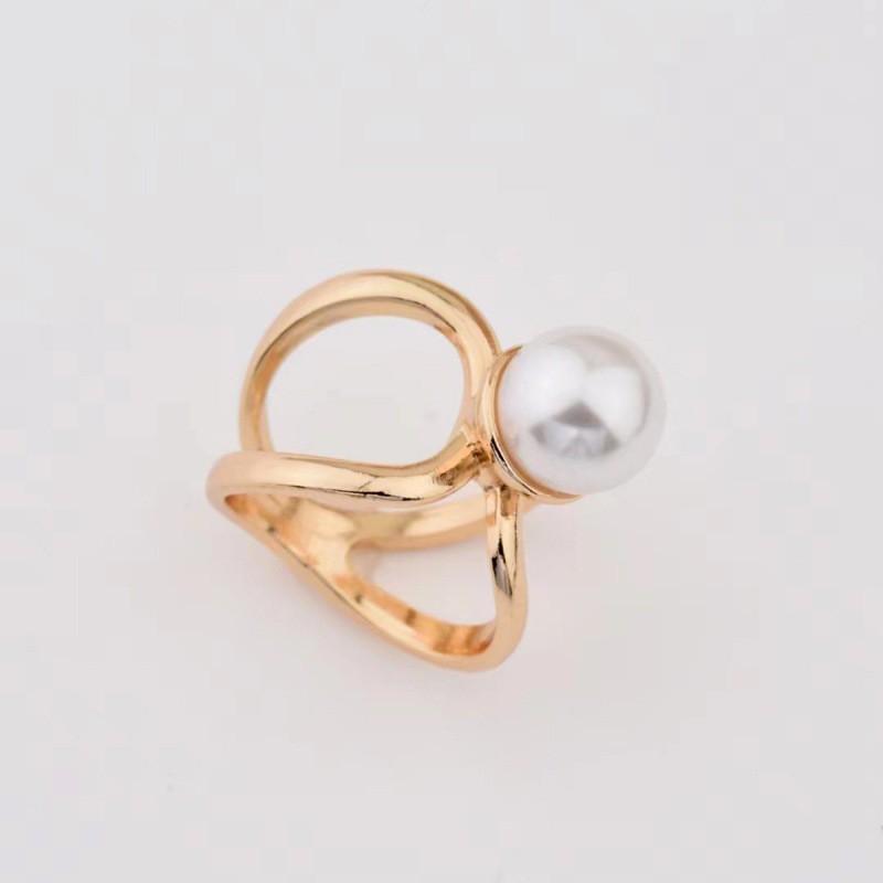 Silk Scarf Buckle High-end Small Square Ring Pearl Brooch Single Exquisite Knot Versatile Fashion Creative Accessories
Silk Scarf Buckle High-end Small Square Ring Pearl Brooch Single Exquisite Knot Versatile Fashion Creative Accessories