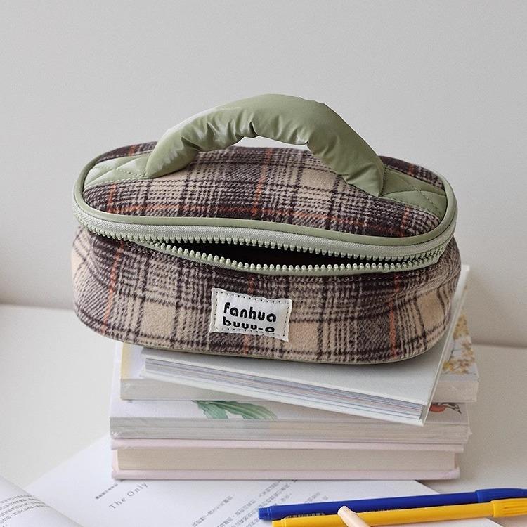 2024 Korean Plaid Wool Cosmetic Bag: Multi-functional Portable Storage for Women s Toiletries.
2024 Korean Plaid Wool Cosmetic Bag: Multi-functional Portable Storage for Women s Toiletries.
