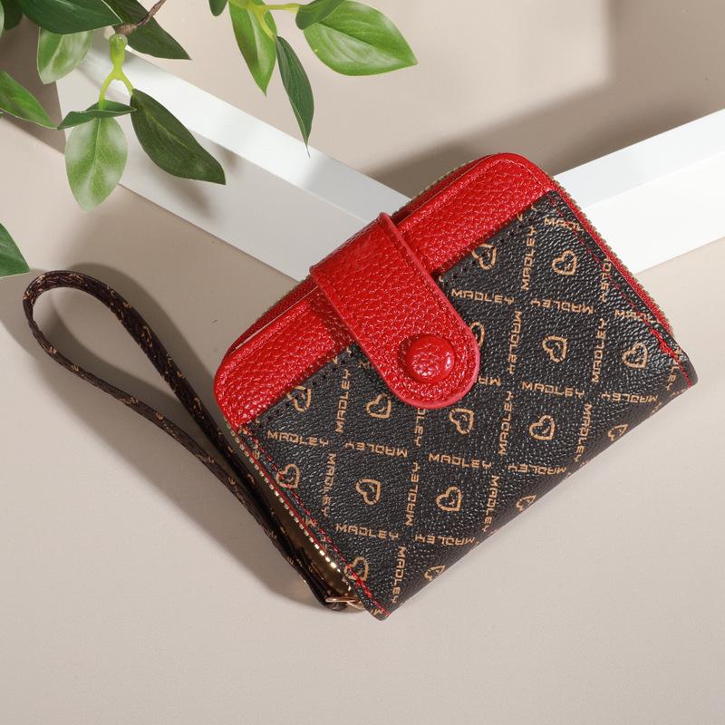 Новый женский кошелек, короткий кошелек, популярный стиль, кошелек-клатч с принтом, держатель для карт 11*8.5*3cm вино красного
Новый женский кошелек, короткий кошелек, популярный стиль, кошелек-клатч с принтом, держатель для карт 11*8.5*3cm вино красного