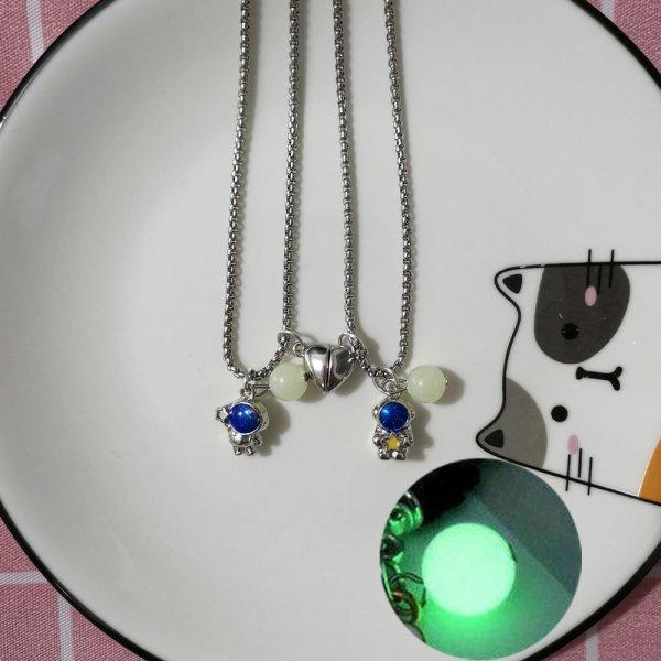 Spaceman Magnetic Heart Pendant Necklace Astronaut Star Creative Couple Necklaces For Women Men Friendship Jewelry Lovers Gift
Spaceman Magnetic Heart Pendant Necklace Astronaut Star Creative Couple Necklaces For Women Men Friendship Jewelry Lovers Gift