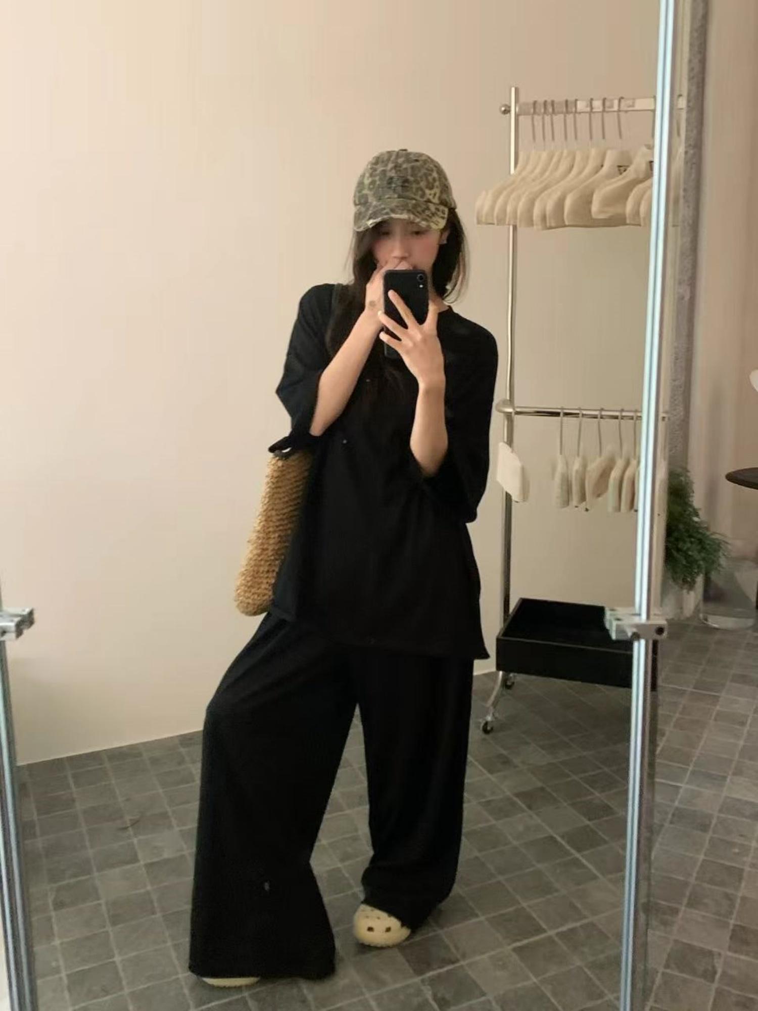 Plus Size Korean Style Casual Two-Piece Set for Women - Short Sleeve Top & Long Pants L чорний
Plus Size Korean Style Casual Two-Piece Set for Women - Short Sleeve Top & Long Pants L чорний