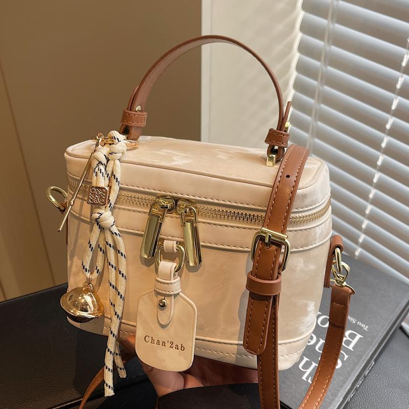 Trendy 2025 Spring Women s Bucket Bag: Fashionable, Niche, Shoulder & Casual Style брудно-білий
Trendy 2025 Spring Women s Bucket Bag: Fashionable, Niche, Shoulder & Casual Style брудно-білий