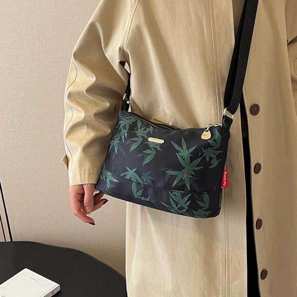 Широкий ремень нейлоновая сумка через плечо гладкая женская легкая сумка бамбуковый лист женская чёрный 
Широкий ремень нейлоновая сумка через плечо гладкая женская легкая сумка бамбуковый лист женская чёрный