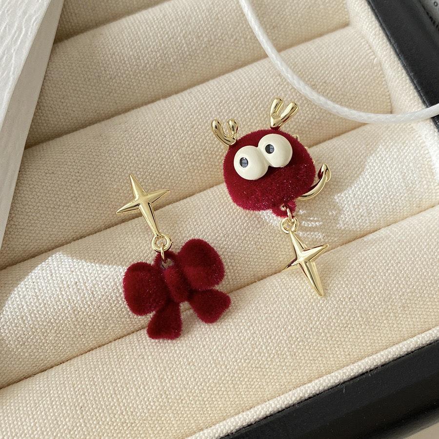 Dragon Life Earrings Red Flocking New Chinese Style Stud Earrings Velvet Cartoon Cute Earrings Women s Autumn and Winter
Dragon Life Earrings Red Flocking New Chinese Style Stud Earrings Velvet Cartoon Cute Earrings Women s Autumn and Winter