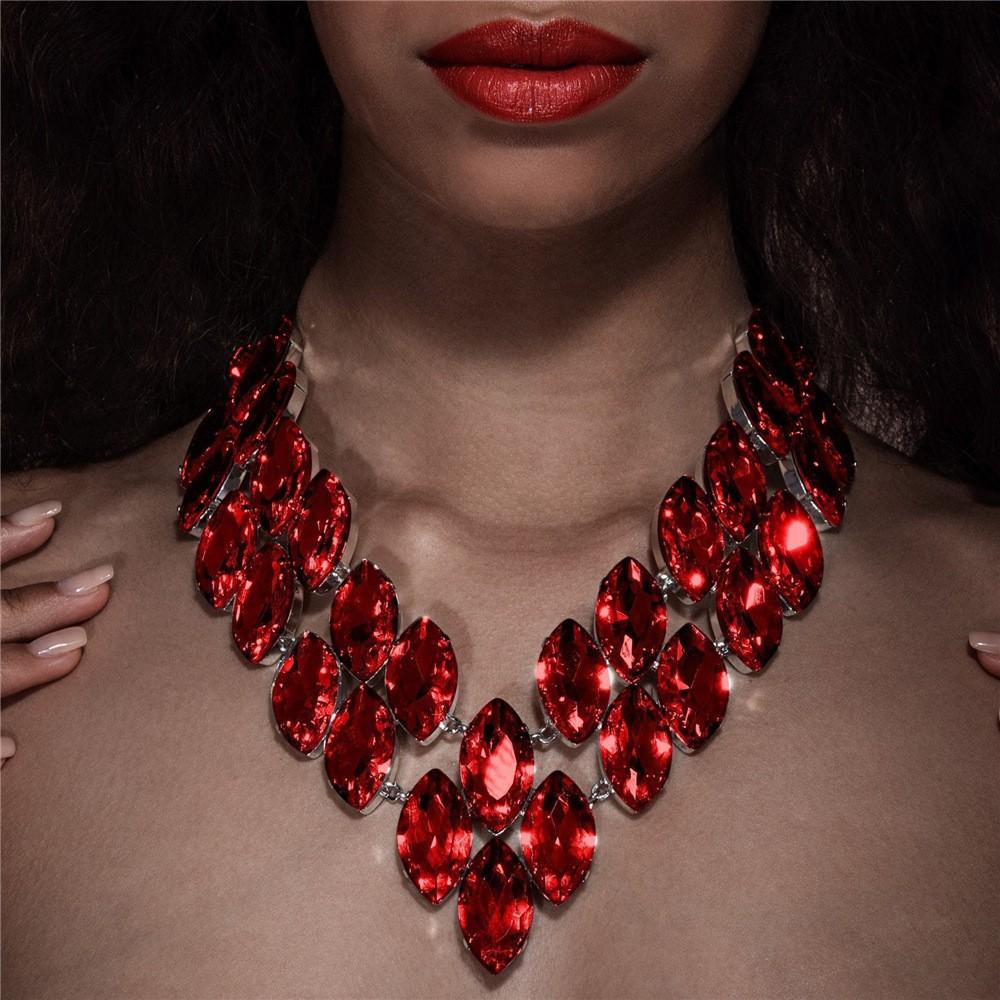 European And American Double-Layer Large Crystal Pendant Necklace Women S Exaggerated Fashion Shining Rhinestone Neck Chain Jewelry красный
European And American Double-Layer Large Crystal Pendant Necklace Women S Exaggerated Fashion Shining Rhinestone Neck Chain Jewelry красный