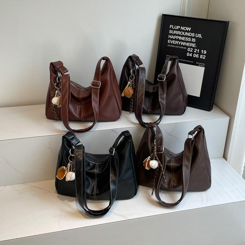 This year, soft leather large-capacity messenger bags are popular, and women s 2025 new fashionable and versatile casual shoulder bags are popular. темно-коричневого кольору
This year, soft leather large-capacity messenger bags are popular, and women s 2025 new fashionable and versatile casual shoulder bags are popular. темно-коричневого кольору