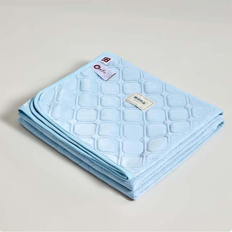Muji Cool-Touch Summer Quilt
Muji Cool-Touch Summer Quilt