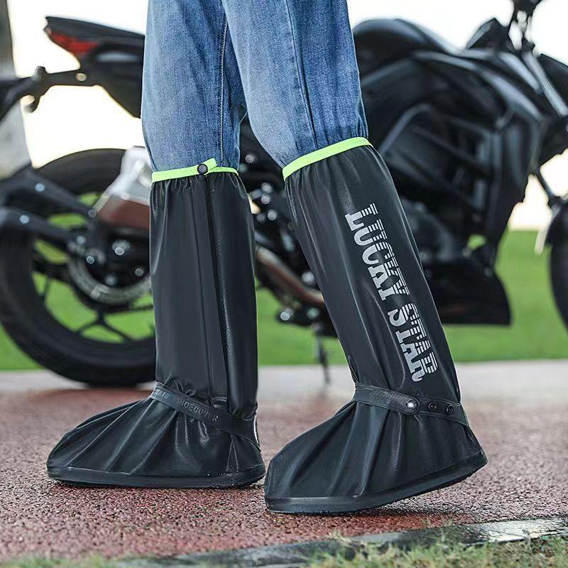 High-cut waterproof thickened outdoor rain boot covers, adult student riders, rainproof, anti-slip, wear-resistant, thickened long leg covers S чёрный
High-cut waterproof thickened outdoor rain boot covers, adult student riders, rainproof, anti-slip, wear-resistant, thickened long leg covers S чёрный