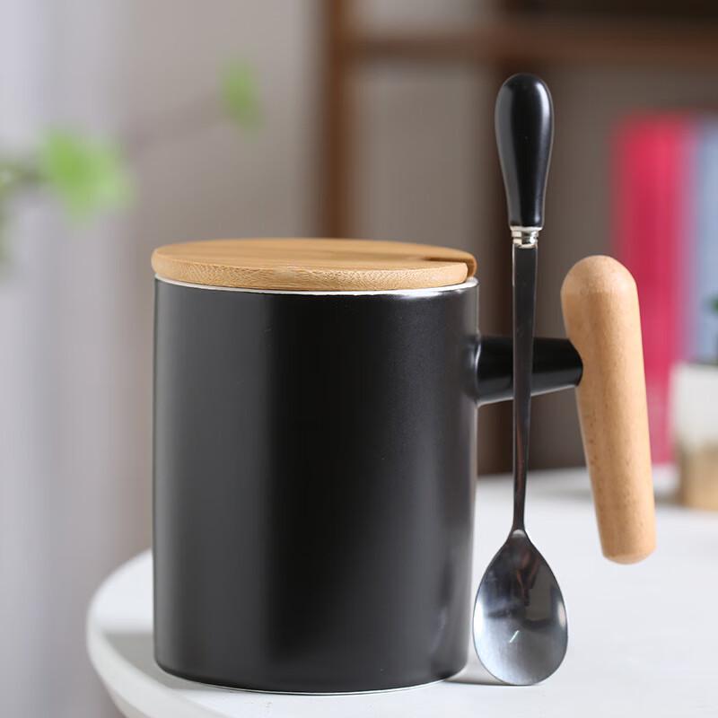 Dehua Ceramic Couple s Mug with Wooden Handle
Dehua Ceramic Couple s Mug with Wooden Handle