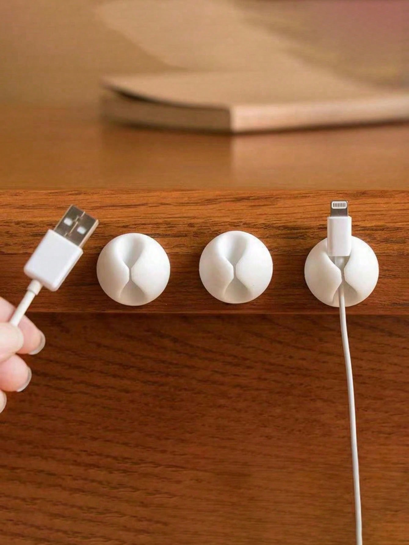 3pcs/5pcs/10pcs Desktop Cable Organizer Clips For Data/Earphone/Charging Cable Management, Bedside Cable,50 Pages/Book, 4book
3pcs/5pcs/10pcs Desktop Cable Organizer Clips For Data/Earphone/Charging Cable Management, Bedside Cable,50 Pages/Book, 4book