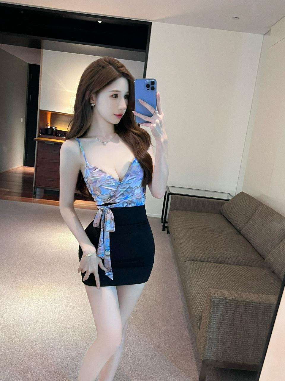 One-word shoulder sexy mesh printing splicing cotton elastic suspender backing slim hip skirt short dress L фіолетовий
One-word shoulder sexy mesh printing splicing cotton elastic suspender backing slim hip skirt short dress L фіолетовий