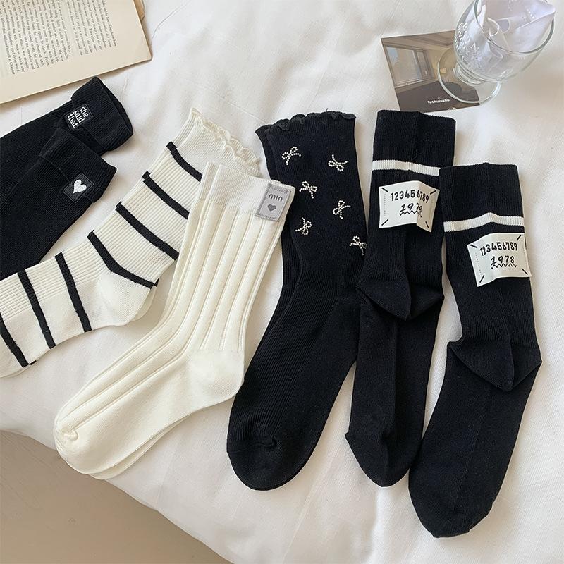 Women s Spring and Summer Trend Is Simple and All Kinds of Commuting Cloth Logo In The Tube Cotton Socks 1 pair чорний
Women s Spring and Summer Trend Is Simple and All Kinds of Commuting Cloth Logo In The Tube Cotton Socks 1 pair чорний