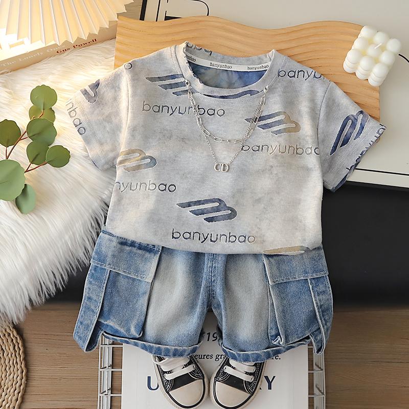 Boys Short Sleeve Set 0-5 Year Old Summer Letter Printed T-shirt+Casual Cowboy Shorts Two Piece Set XXL синій
Boys Short Sleeve Set 0-5 Year Old Summer Letter Printed T-shirt+Casual Cowboy Shorts Two Piece Set XXL синій