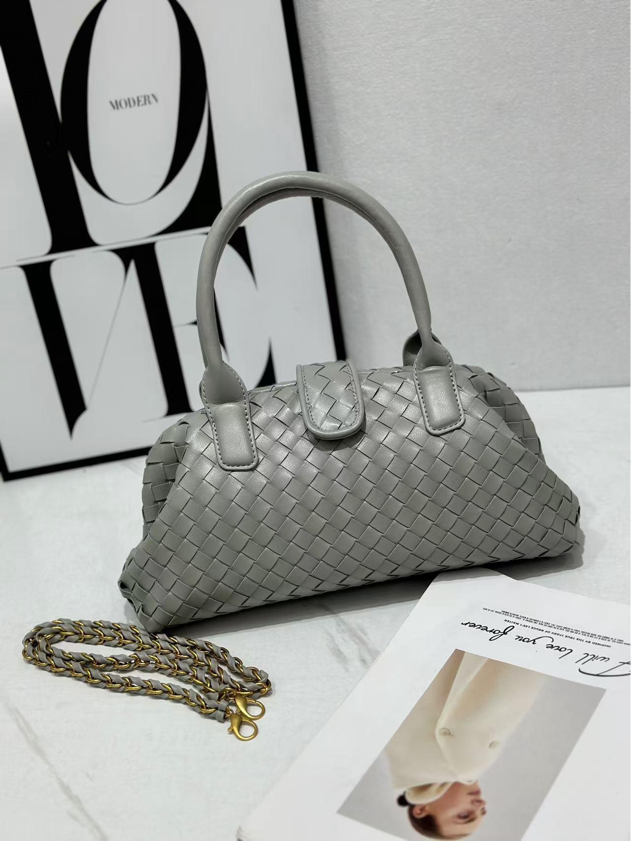 Женская сумка через плечо Boston из натуральной кожи, плетеная вручную 33*11*17CM (Upgraded Original Mark)
Женская сумка через плечо Boston из натуральной кожи, плетеная вручную 33*11*17CM (Upgraded Original Mark)