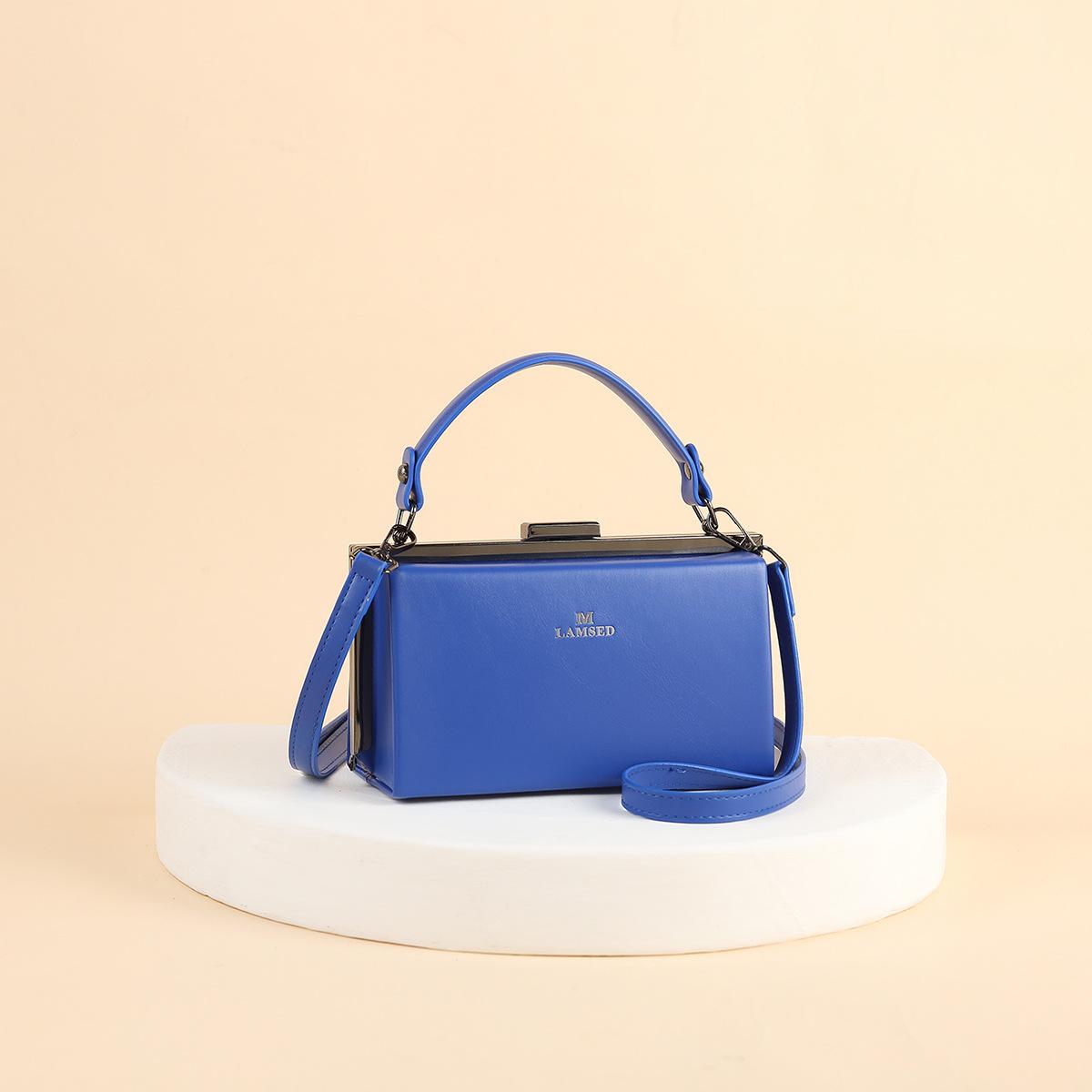 Leather Box Square Jewelry Bag Elegant Color Foreign Trade Women s Small Handbag Single Shoulder Bag Dropshipping Letter Decoration сапфірове скло синього кольору кольору
Leather Box Square Jewelry Bag Elegant Color Foreign Trade Women s Small Handbag Single Shoulder Bag Dropshipping Letter Decoration сапфірове скло синього кольору кольору