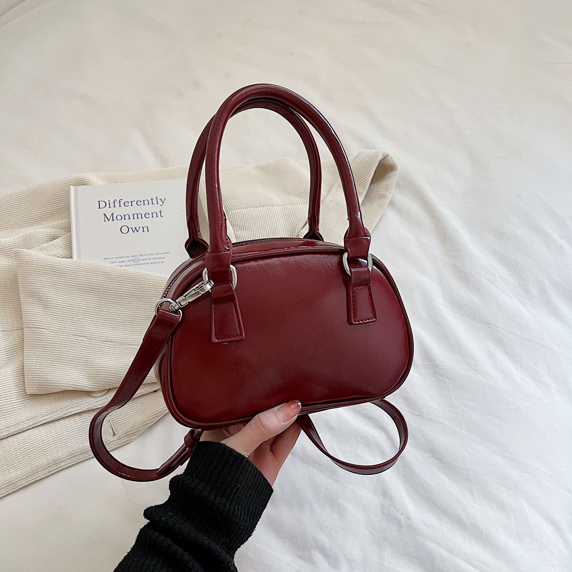 Красная сумка женская Tide портативная сумка для боулинга сумка через плечо маленькая квадратная сумка
Красная сумка женская Tide портативная сумка для боулинга сумка через плечо маленькая квадратная сумка