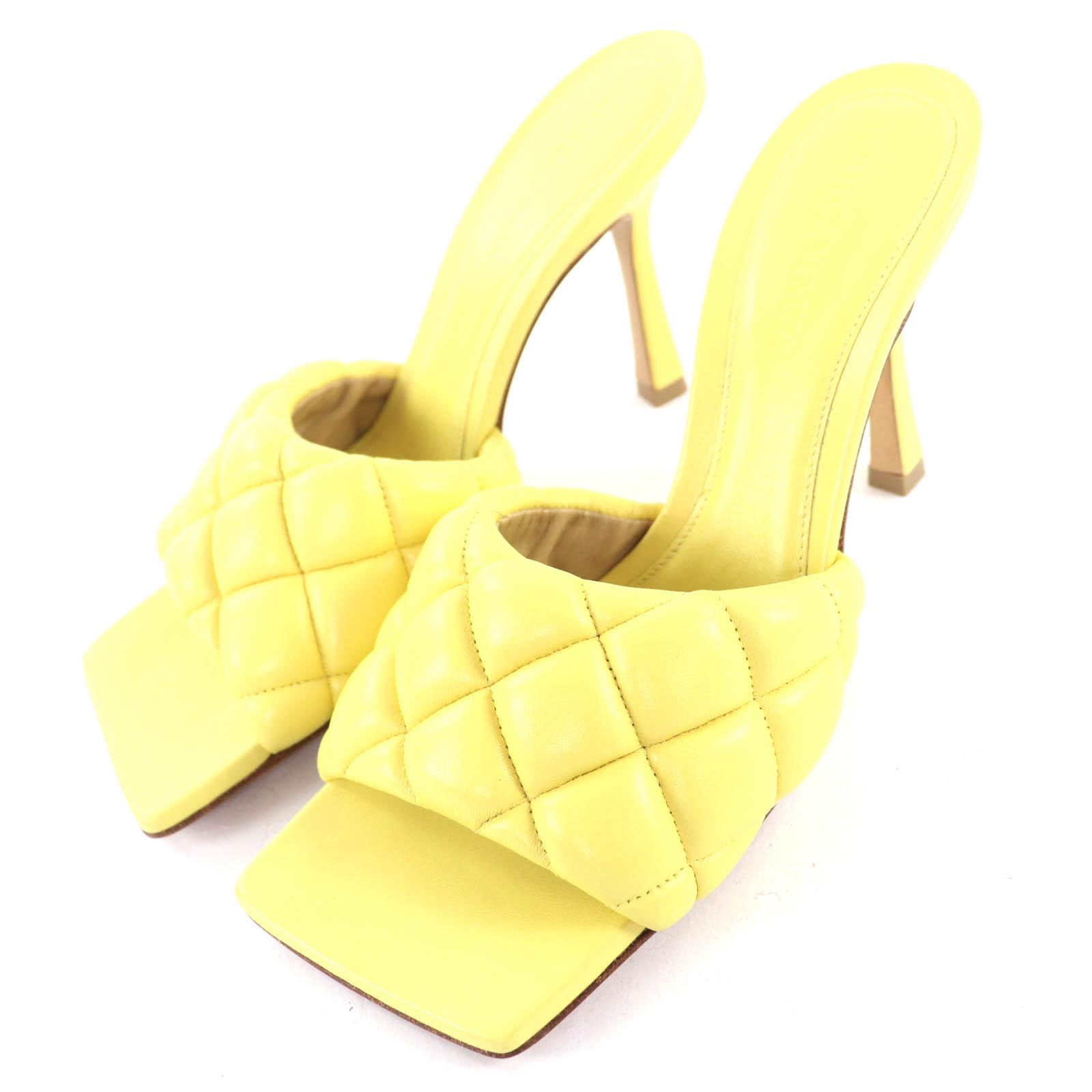 Бездоганний BOTTEGAVENETA Мюлі жовта шкіра Жіночі 36.5 592015 Вживані
Бездоганний BOTTEGAVENETA Мюлі жовта шкіра Жіночі 36.5 592015 Вживані