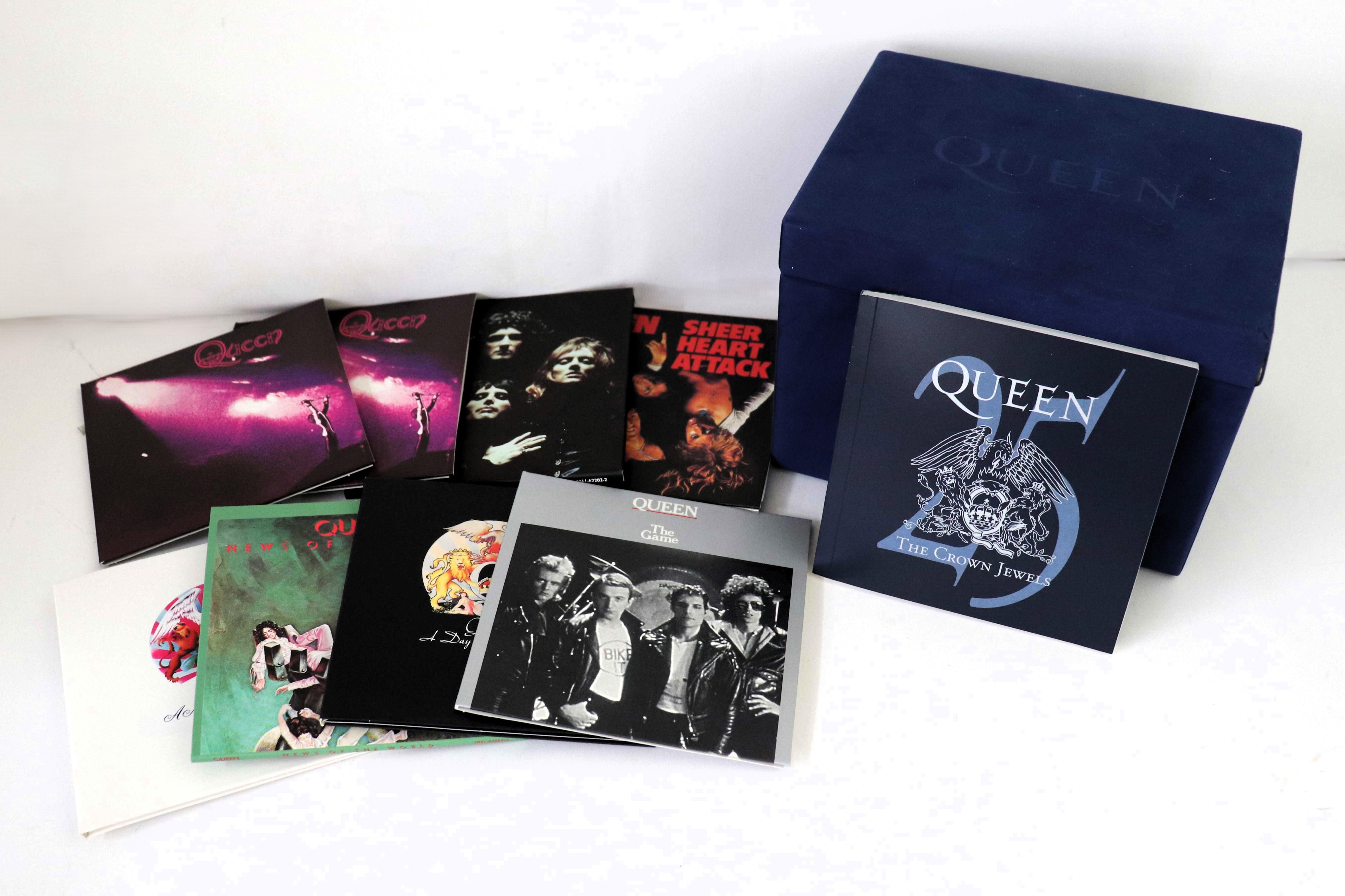 CD QUEEN - Crown Jewels 25th Anniversary Boxed HR622002 Hollywood Recor 1998 US Rock Used
CD QUEEN - Crown Jewels 25th Anniversary Boxed HR622002 Hollywood Recor 1998 US Rock Used