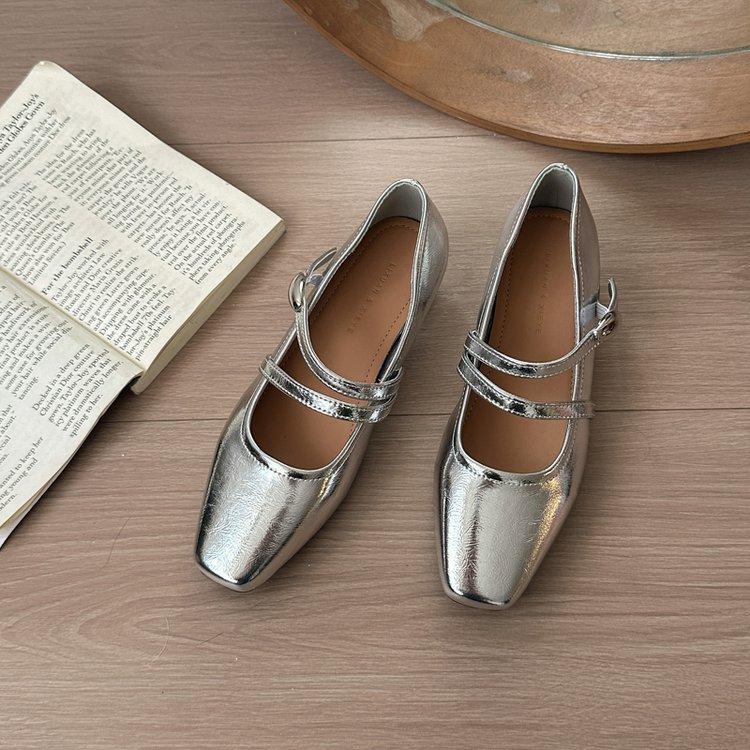 Fashion versatile casual retro square head Mary Jane shoes women s 2025 summer new temperament simple with skirt single shoes 35
Fashion versatile casual retro square head Mary Jane shoes women s 2025 summer new temperament simple with skirt single shoes 35