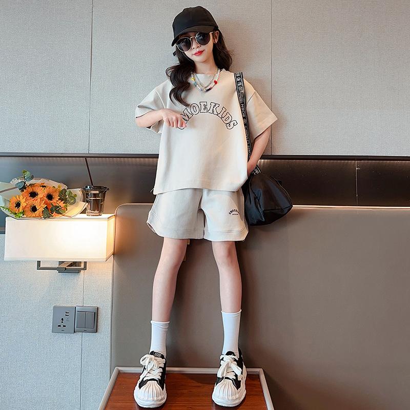 Summer Girls Suit Child Set Clothes Short-Sleeved Loose Letters T-shirt + Half Pants Teenager Tracksuits Kids Two-piece Set 120 абрикосовий
Summer Girls Suit Child Set Clothes Short-Sleeved Loose Letters T-shirt + Half Pants Teenager Tracksuits Kids Two-piece Set 120 абрикосовий