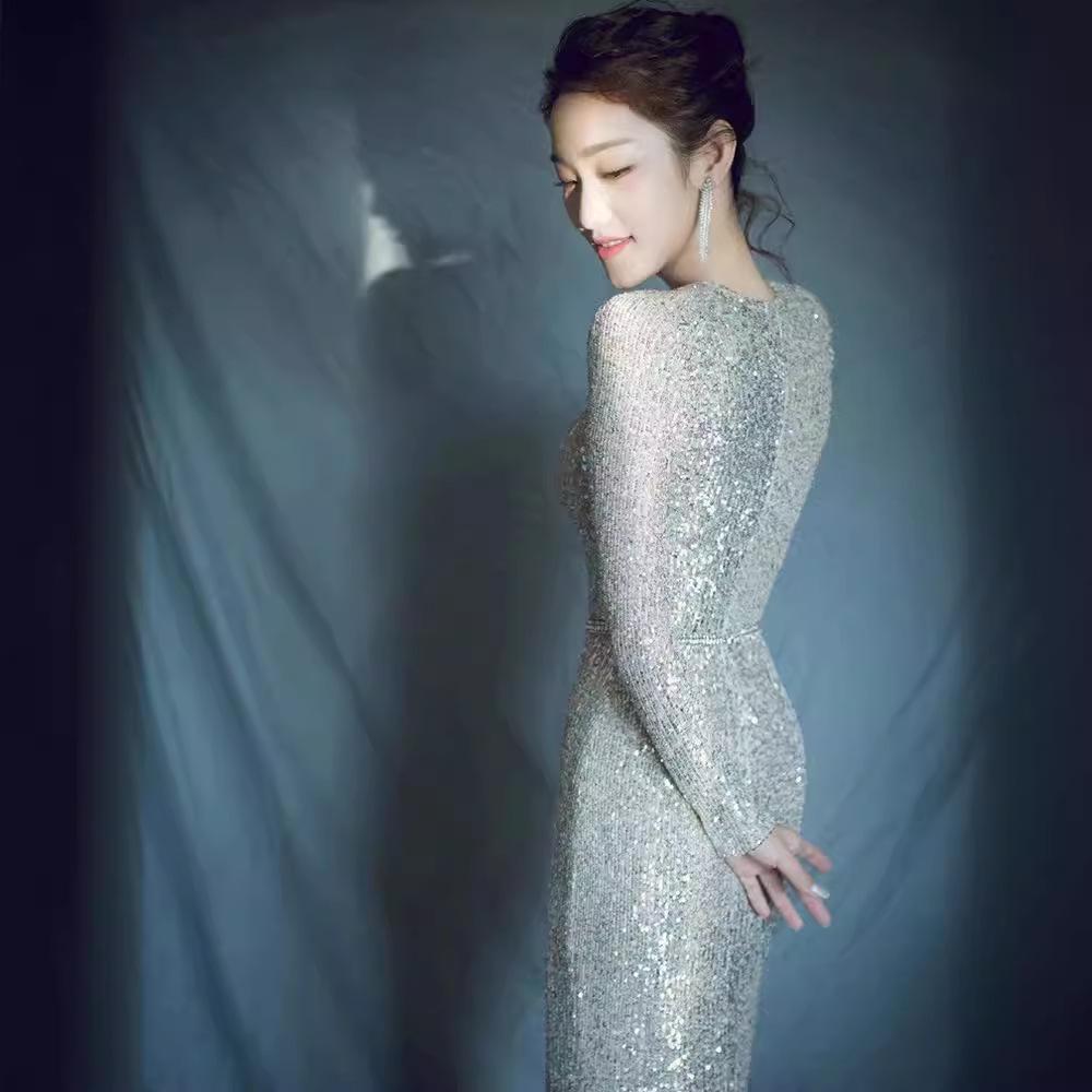 Elegant 2025 High-End Fishtail Evening Dress for Women: Slimming Host Attire for Annual Gatherings L
Elegant 2025 High-End Fishtail Evening Dress for Women: Slimming Host Attire for Annual Gatherings L