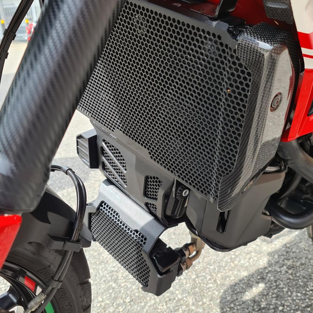 Для Ducati Hypermotard 821 939 SP 2013 2014 2015 2016-2018 Защита решетки радиатора Крышка охладителя Hyperstrada
Для Ducati Hypermotard 821 939 SP 2013 2014 2015 2016-2018 Защита решетки радиатора Крышка охладителя Hyperstrada