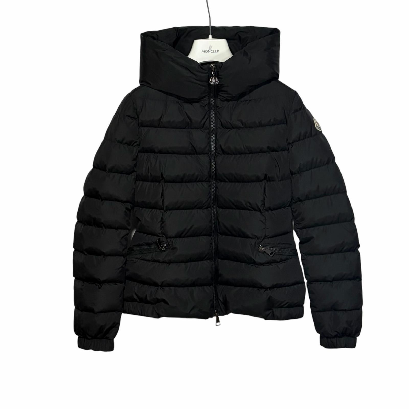 Used MONCLER ARTEMISDown jacket black Nylon Women S чорний
Used MONCLER ARTEMISDown jacket black Nylon Women S чорний