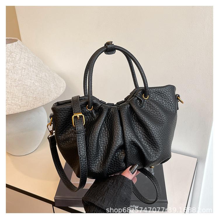 Fashion pleated handbag bag women s 2025 new retro commuter portable bucket tote bag shoulder messenger bag чорний
Fashion pleated handbag bag women s 2025 new retro commuter portable bucket tote bag shoulder messenger bag чорний