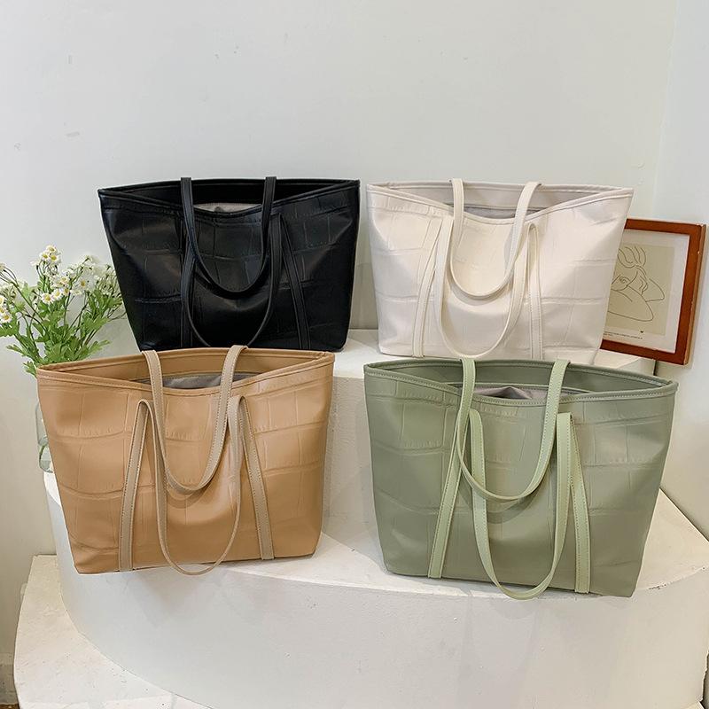 Large capacity bag texture women s 2025 new trendy versatile embossed shoulder fashion commuter women s tote bag чорний
Large capacity bag texture women s 2025 new trendy versatile embossed shoulder fashion commuter women s tote bag чорний
